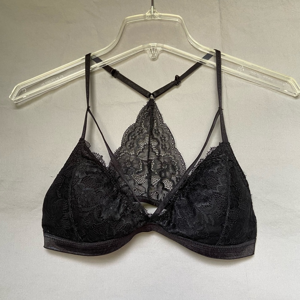 Black Strappy Lace Racernack Bralette